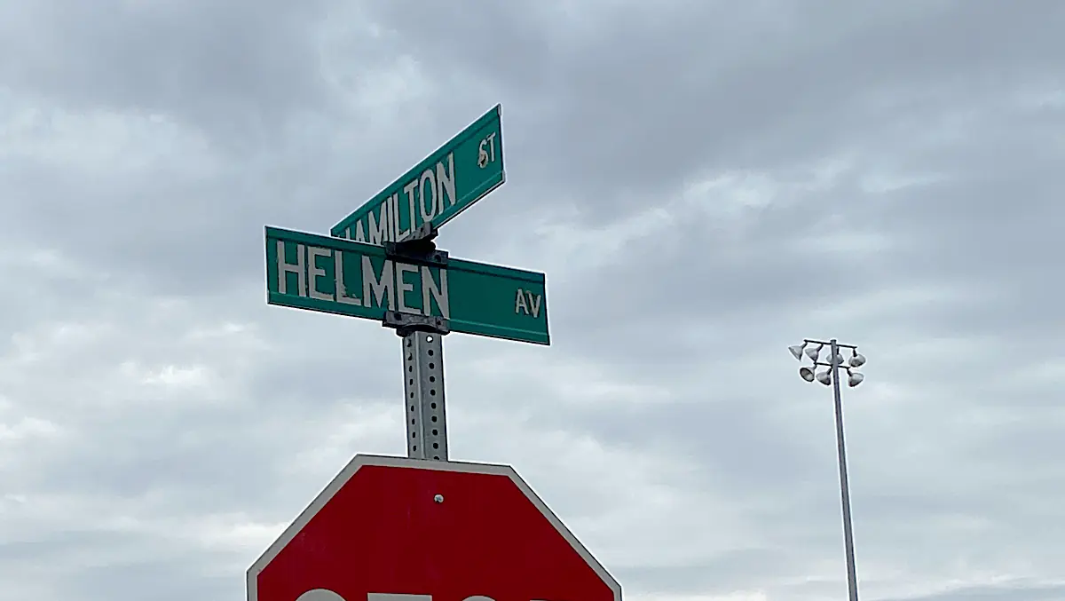 Helmen Avenue cuts a line through Clay Township between 933 and Juniper Street alongside Clay Field.