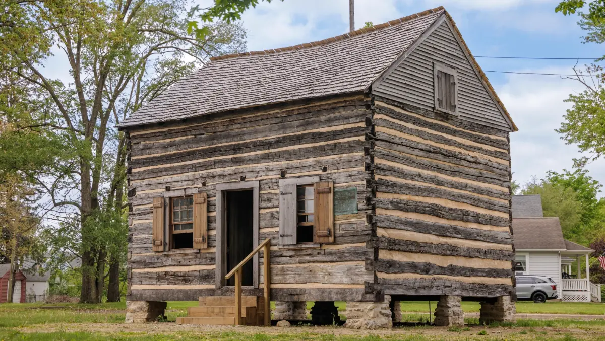 Photograph of Pierre Navarre's log cabin