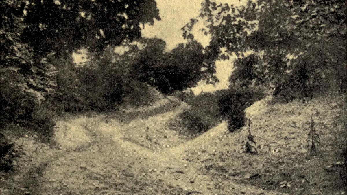 Historical photograph shows the St. Joseph — Kankakee portage trail.