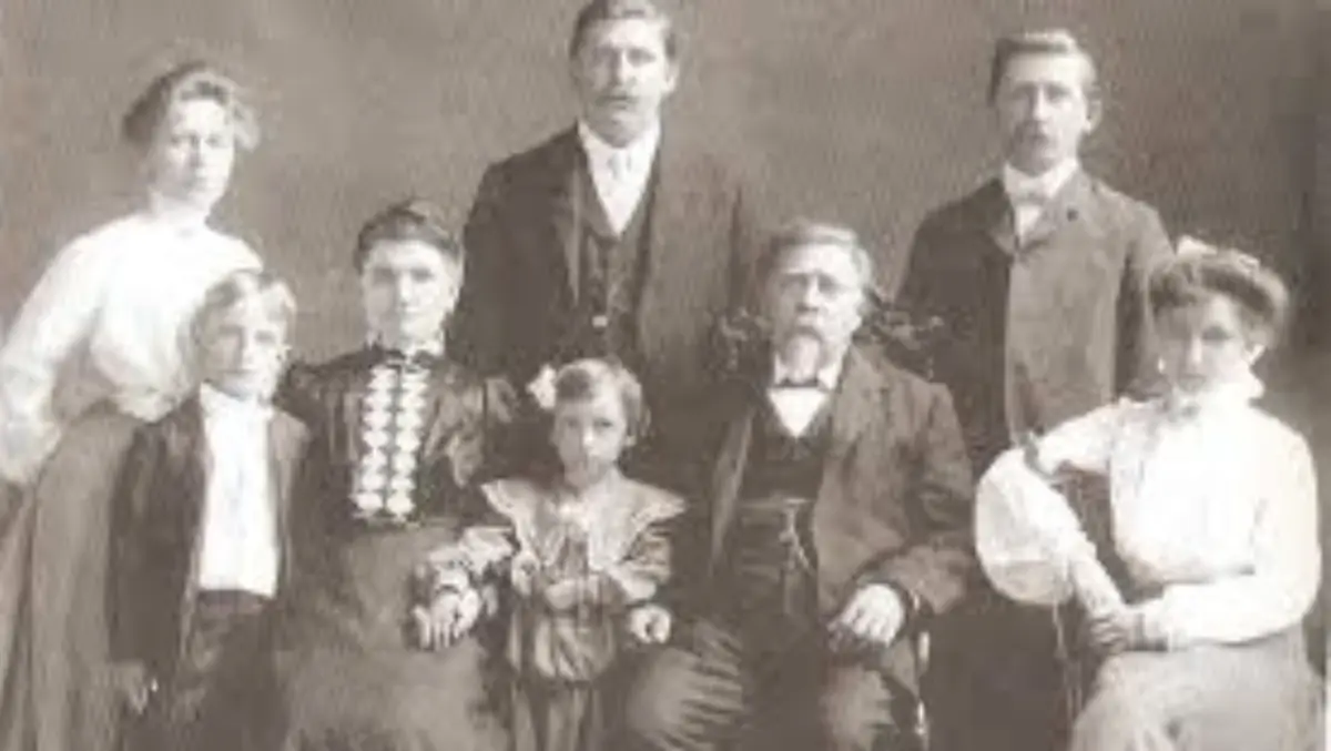 Early photograph of the Elbel family